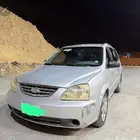 كيا كارس للبيع موديل2006 جير عادي يبغالها قطع استهلاكيه المم
