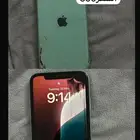 ايفون 11 مساحه 64 يشتغل وكويس بس فيه كسور موضحه