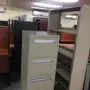 للبيع طاولات مكتبيه وكراسي مستعمل وجديد 