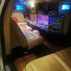 ليموزينات VIP للاعراس وجميع مناسبات تخرج