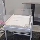 سرير اكريلك