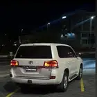 لاندكروزر 2009 نظيف مرهم