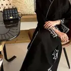 عباية للبيع.