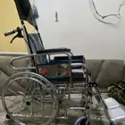 كرسي متحرك وتتحول الى وضعيت سرير