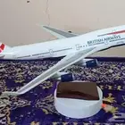 مجسم طائرة بوينج 747 مقاس 48سم مع حامل وعجلات