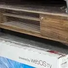 طاولة تلفزيون