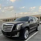 سيارة مميزة بنظافتها وممشاها اسكاليد بلاتيتيوم