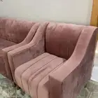 طق كنب مع طقم طاولات