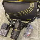 كاميرا نيكون nikon d5200 نظيفة جد ا للبيع