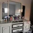 غرفه للبيع ب 3000 وقابل لتفاوض