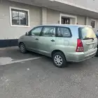 للبيع سيارة انوفا موديل 2007 مكينه وقير شرط
