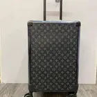 شنط السفر من lv