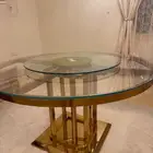 طاولة للبيع