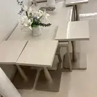 طاولات ومدخل وساتره