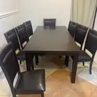 طاولة وثمانية كراسى