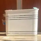 رفوف وديكور لمحل كامل وطاوله عرض قزاز وطاوله محاسبه