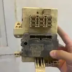 علبة فيوزات داخليه هايلكس ولاندكروزر 96 -2000