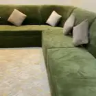 كنب نظيف شبه جديد مع ستارة وخداديات