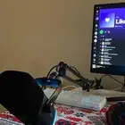 مايك فيفاين مع ستاند