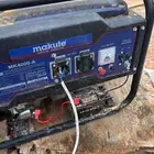 للبيع مولد كهرباء او ماطور جديد استخدام 15 يوم تقريبا