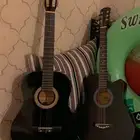 قيتار اسود