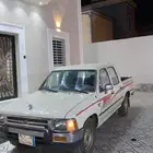 هايلكس موديل 95 فيها رف رف يمين وطقات بسيطه ممشا500الف