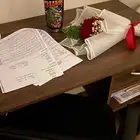 مكتبه للبيع فيه درج مغلق ودرج مفتوح وكبيره