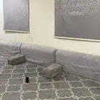 مجلس ارضي 7 4 ونص8 مساند و3 زاويه مع الستاير والفرشه