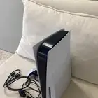 سوني 5 محمل فيه رزيدنت أيفل و فيفا 24 نضيف ومعه يده