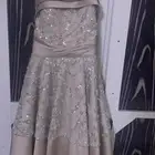 للبيع فستان لبسه مره واحده وخالي من العيوب