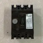 للبيع 2 قواطع شبه الجديده