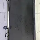 شاشه قيمنق 32بوصه نظيفه ما استخدمت إلا مرتين وليس لها ريموت