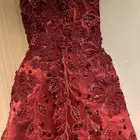 الفستان جديدد انلبس 4 ساعات ومقاسه s و xs وفيه ربطات من ورا