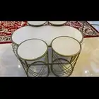 طاولة مكونه من 5 قطع طاوله رئيسيه و4 خدمه