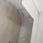 طاوله لونها ابيض