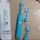فرشاه اسنان كهربائيه