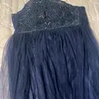 فستان لبسه واحده بس