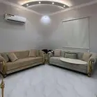 طقم كنب مع طاولات و سجادة شبه جديد