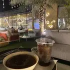 مقهى وكافية كبير وفاخر مؤثث بالكامل