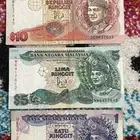 عملات متنوعة قديمة