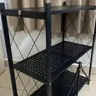 للبيع رف معدني بحالة ممتازة