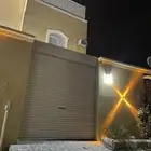 شقة 5 غرف وصالة وسطح ومدخل سيارة