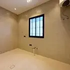 للبيع فله سكنيه مساحة 375م مؤسس شقتين