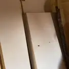 اثاث شبه جديد كنب ودولاب ع الشرط استخدام قليل