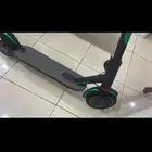 سكوتر واقف