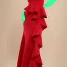 فستان جديد لم يستخدم   السعر براعيكم