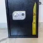 خزنة قوية وجديدة من إكسترا