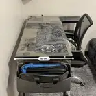 طاولة مكتب مع كرسي