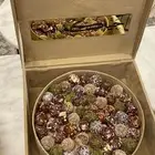 صواني وصحون تمر محشي