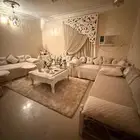 سرر مع مراتب وشراشف وخداديات وسجاد ومكتبه وستاره وطاولات